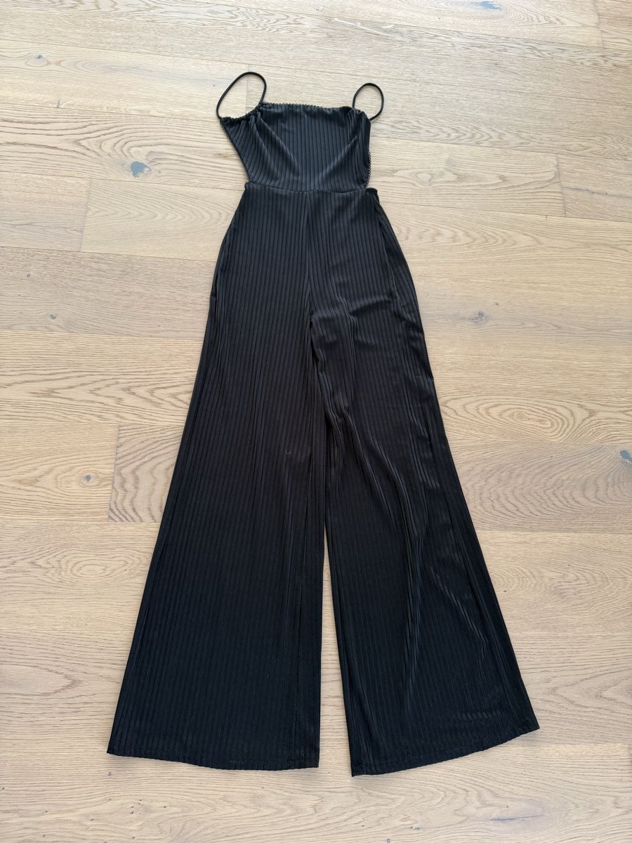 Bershka Tute: Schwarzer Sommer Jumpsuit, Grösse XS – Usato da Richterswil venduto da KAYLEIGH_77