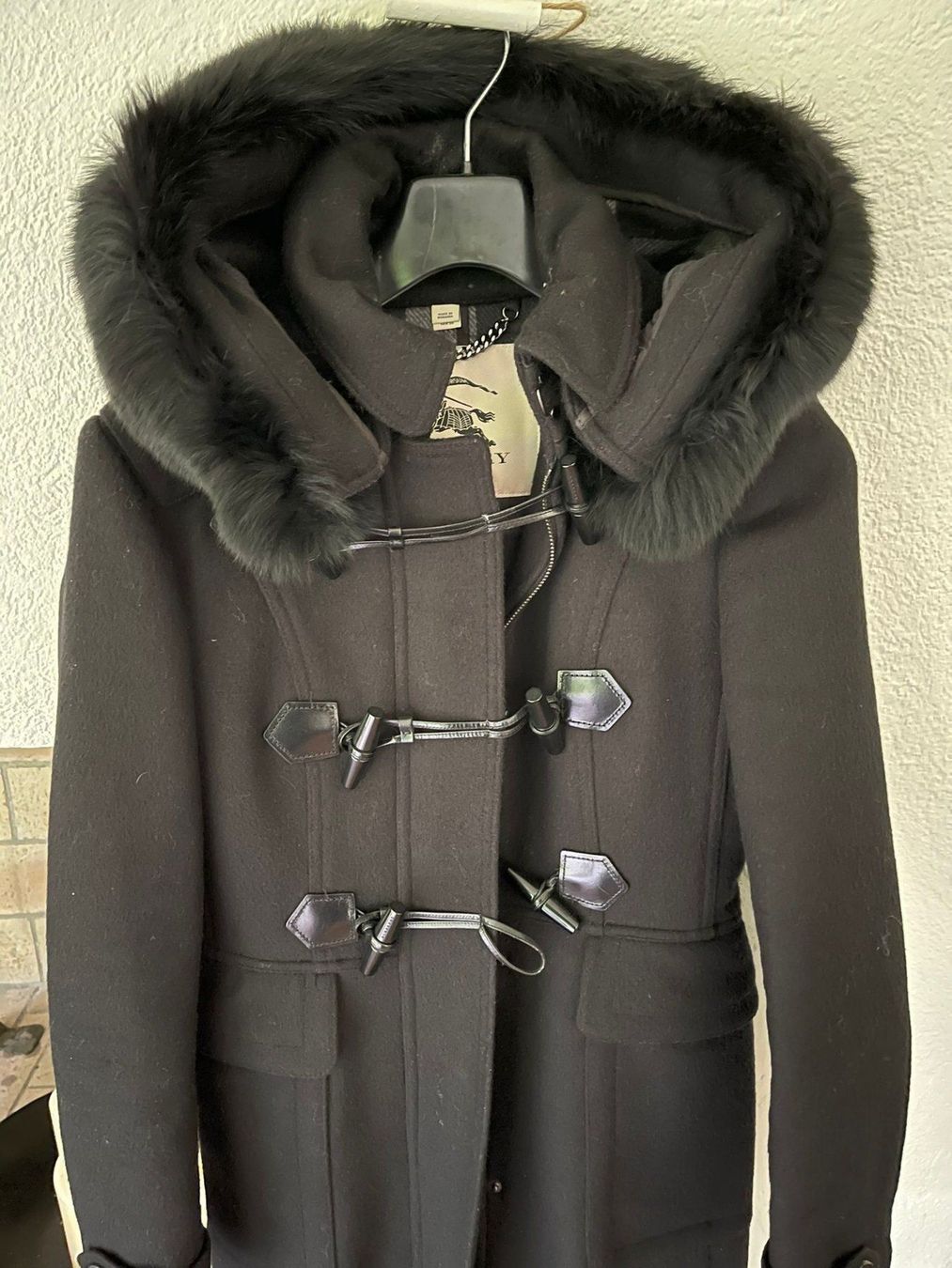Burberry Cappotti: Burberry 100% Wool Mantel mit Pelzkragen – Usato da Bonstetten venduto da Swiss4Sale 1