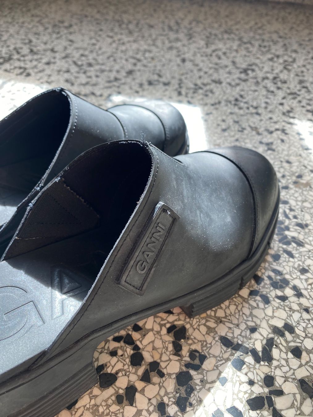 Ganni Damenschuhe: Ganni City Rubber Mules Clogs schwarz – Gebraucht aus Zürich von yokoko 7