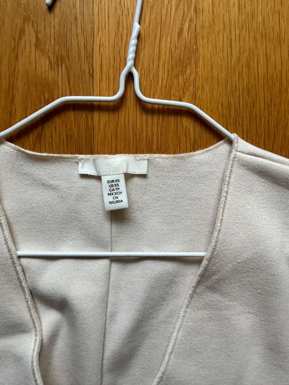H&M T-shirts: H&M Shirt, Grösse XS – D'occasion à Zürich par gaj_nm6w 1