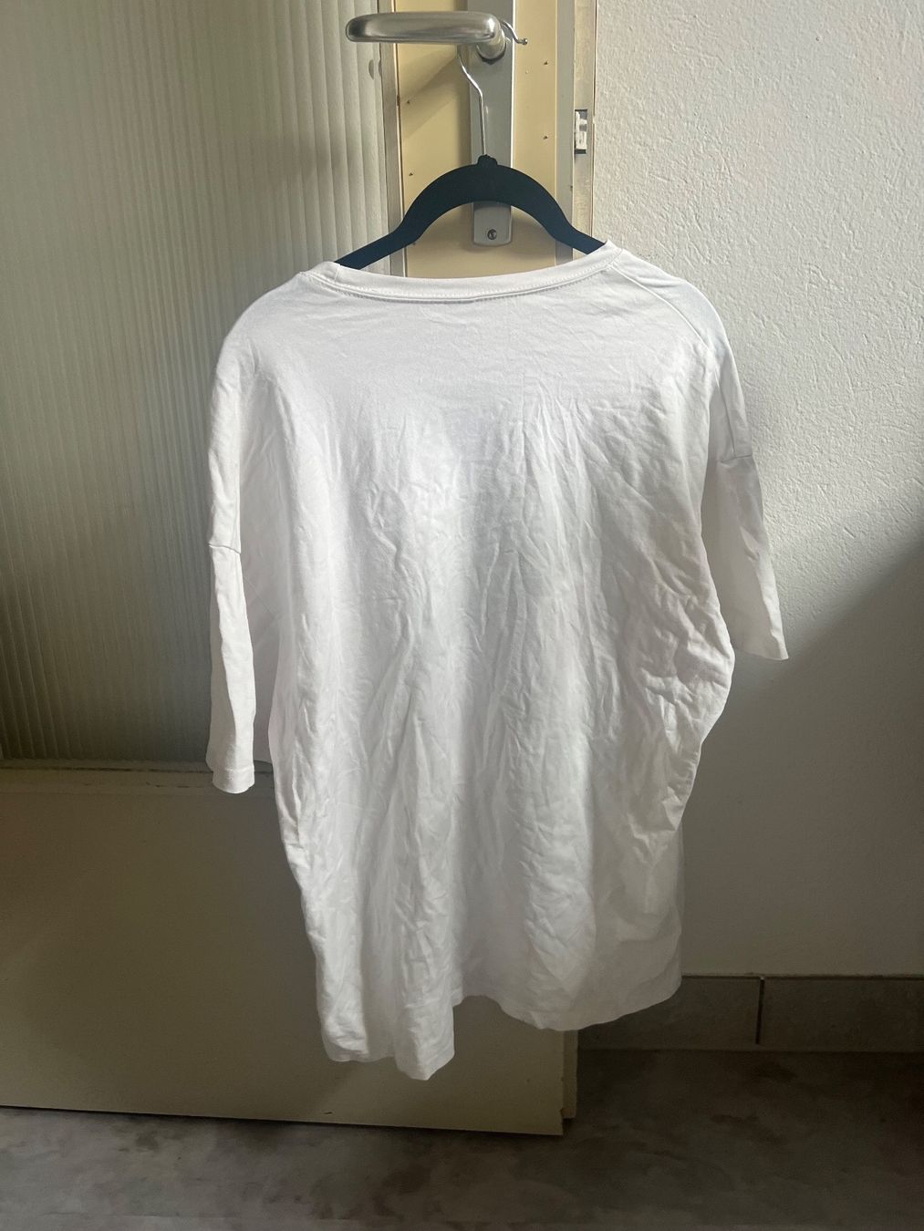 Shein T-shirt: T-shirt Shein – Usato da Kirchberg BE venduto da lea_kb6y 3