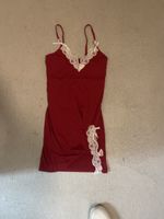 Rotes Sommerkleid mit Spitze, Grösse S - Neuwertig!