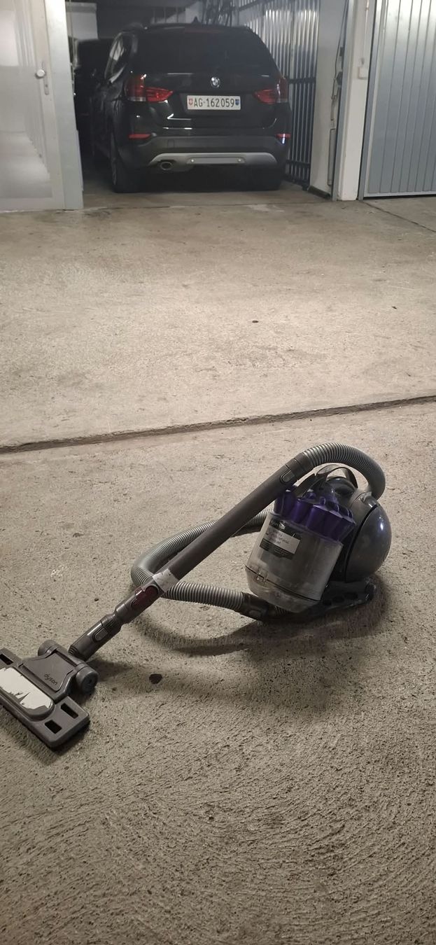 Dyson Aspirapolveri & Accessori: Staubsauger Dyson beutellos gebraucht – Usato da Wettingen venduto da AM-04 1