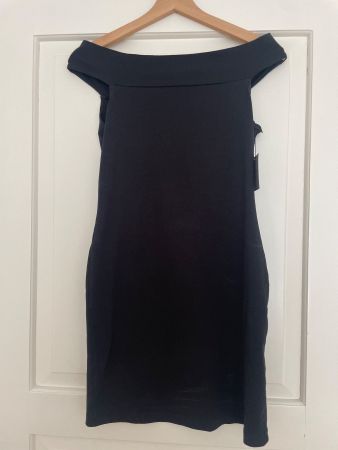 Off-shoulder Kleid mit Rücken cut-out, eng anliegend, Gr 40
