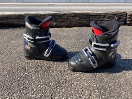 Kinderskischuhe 240mm