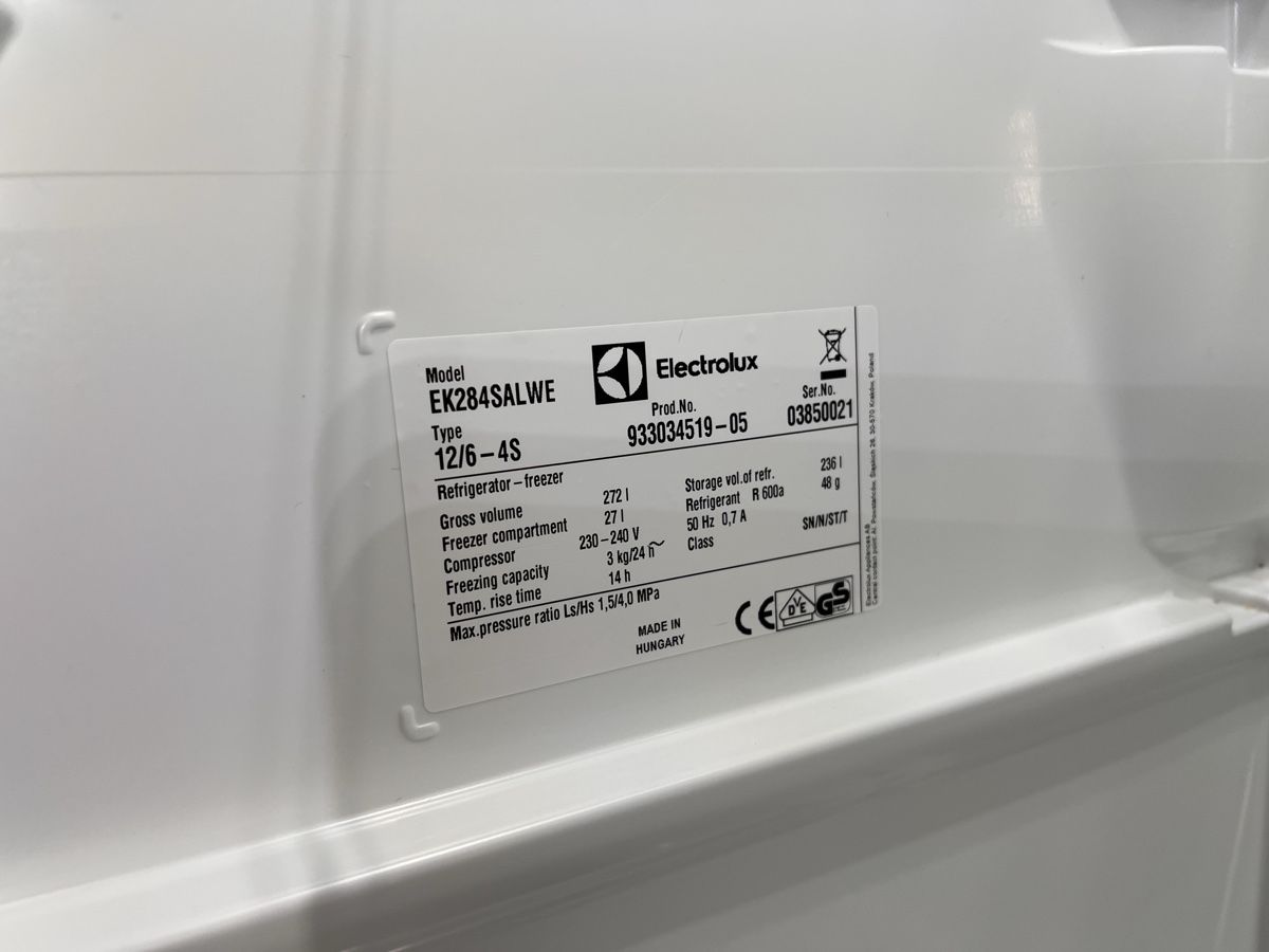 Réfrigérateurs: Electrolux Refrigerator-freezer EK284SALWE Good Condition – D'occasion à Esslingen par potzholzoepfel 1