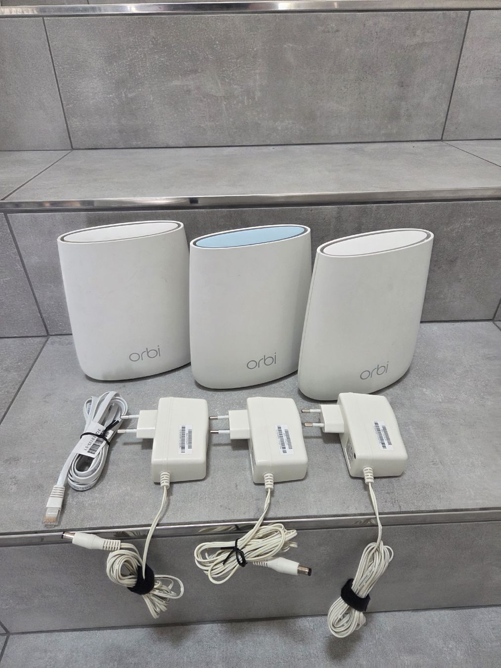Modems & Router: Orbi Router gebrauchter Zustand – Gebraucht aus Frutigen von cmas11