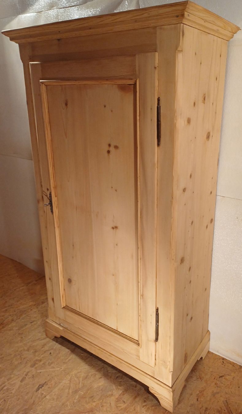 Armadi: Antiker Tannenholz Schrank – Usato da Stettfurt venduto da noaron 3