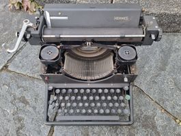 Antike Schreibmaschine Hermes Standard 6, Sammlerstück