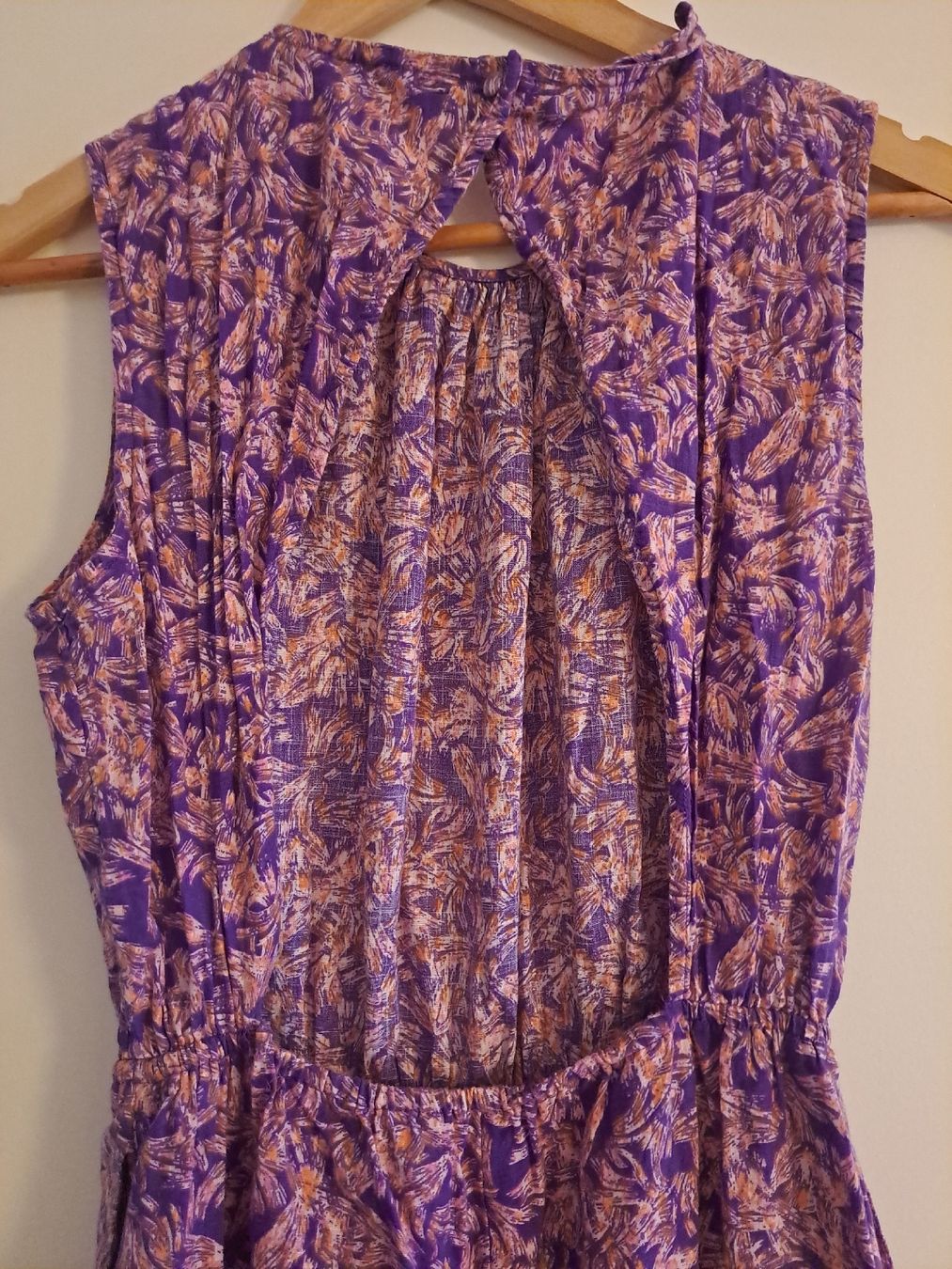 Tute: combinaison imprimée violette sans manches taille S – Usato da Cortaillod venduto da mwm_qbx8 2