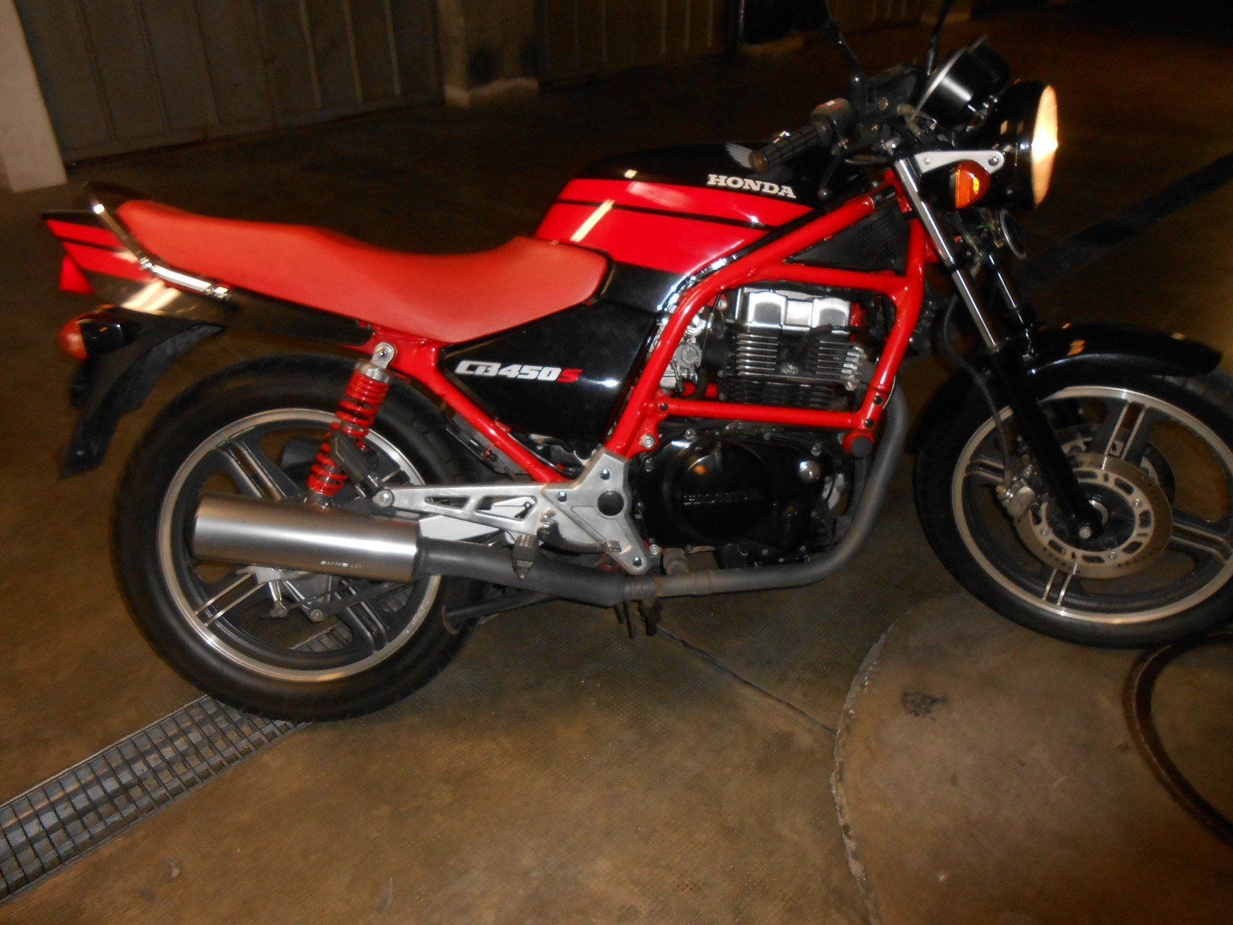Honda Strada: Honda 450 Motorrad – Usato da Binz venduto da Petici 2