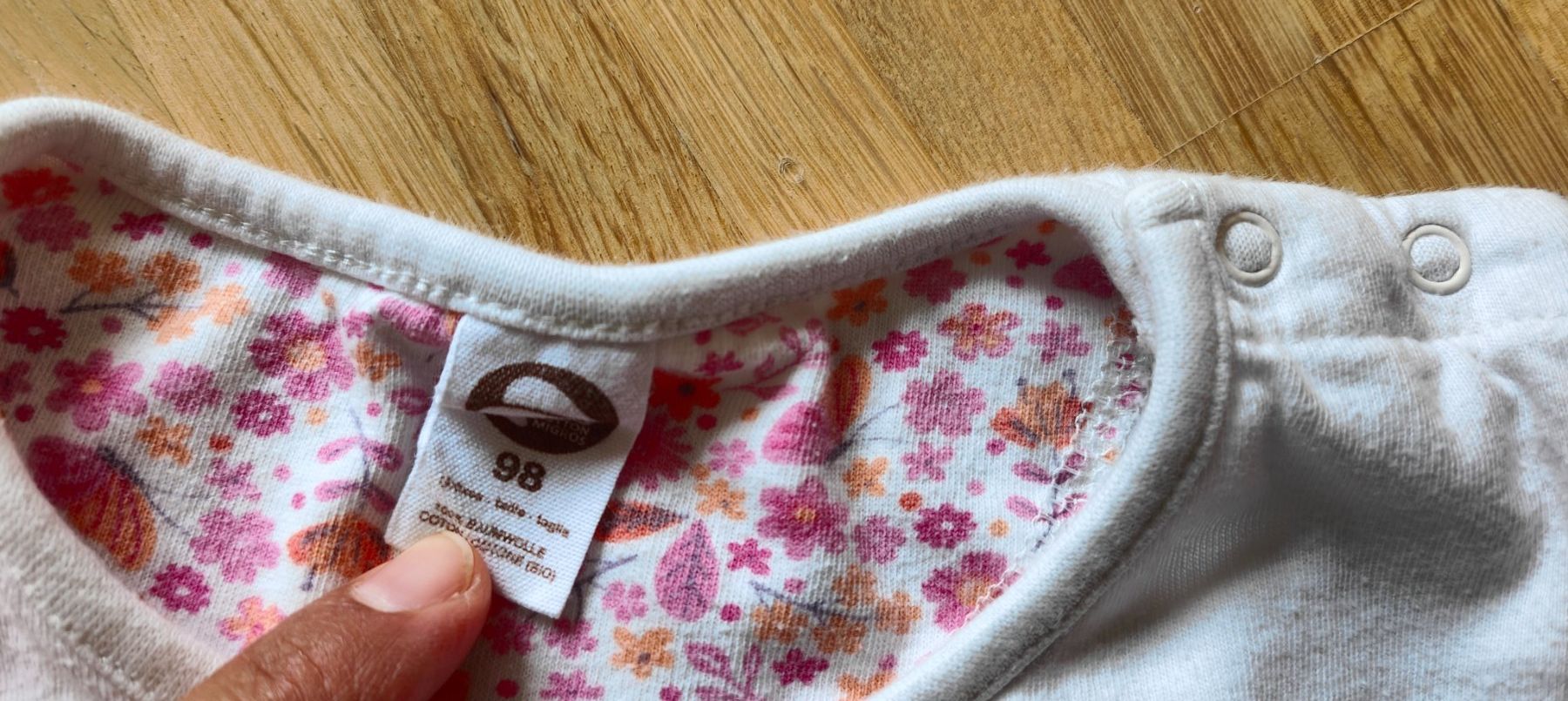 Blusen, T-Shirts & Tops: Bio-Baumwolle T-Shirt  (Gr.98) – Gebraucht aus Wädenswil von adelimmat 2