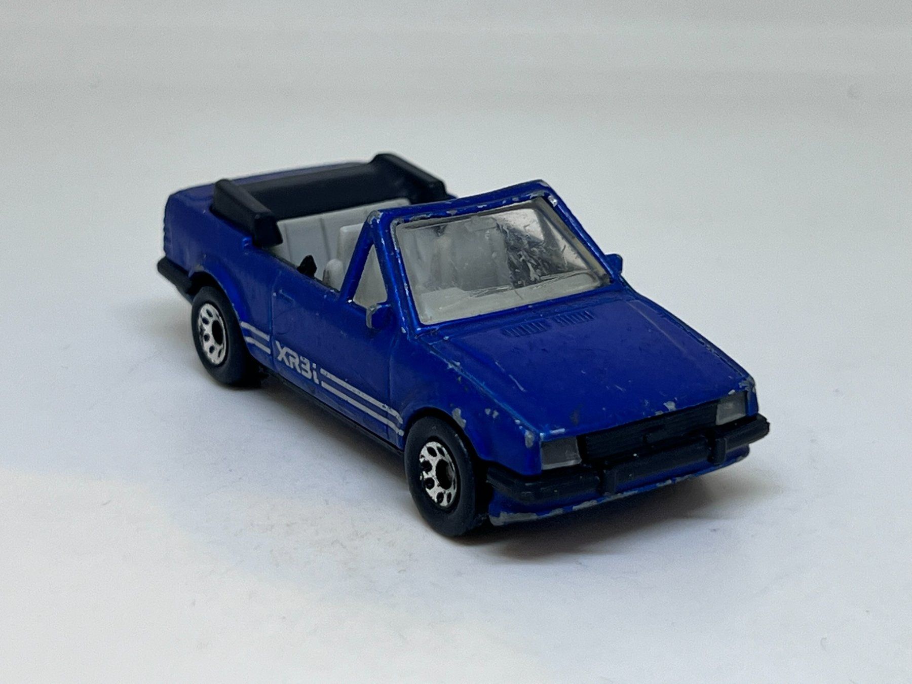 Matchbox Modellini d'auto: Matchbox Ford Escort Cabriolet #719 – Usato da Wildegg venduto da LaaBoutique