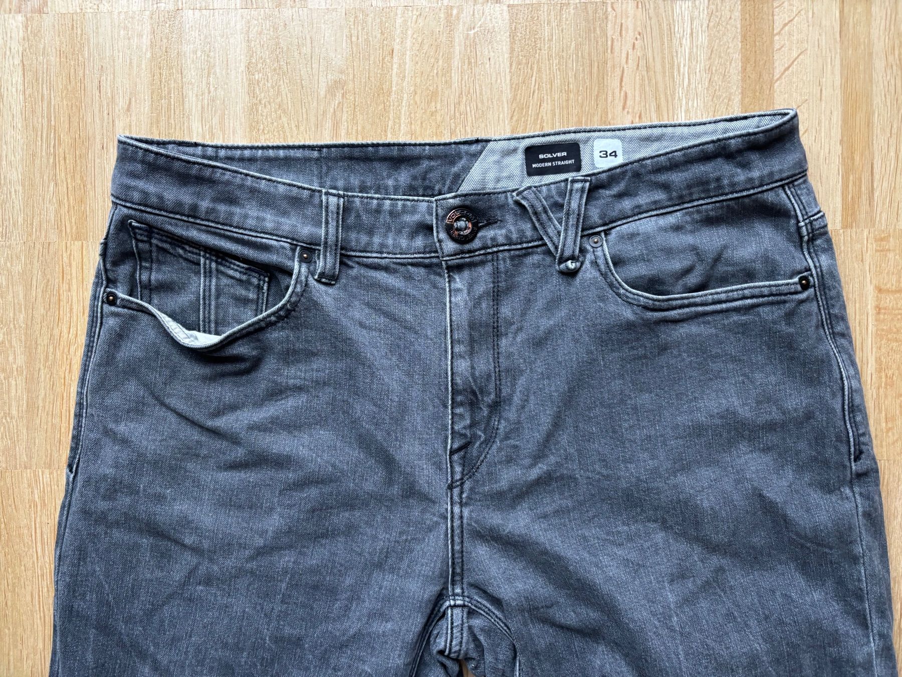 Volcom Jeans: Volcom Solver Modern Straight Jeans, Herren 34 – Usato da Luzern venduto da Aurelius7 2