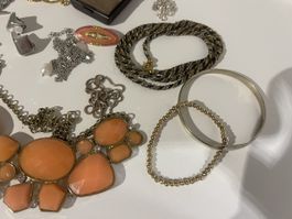 Lot de bijoux anciens 