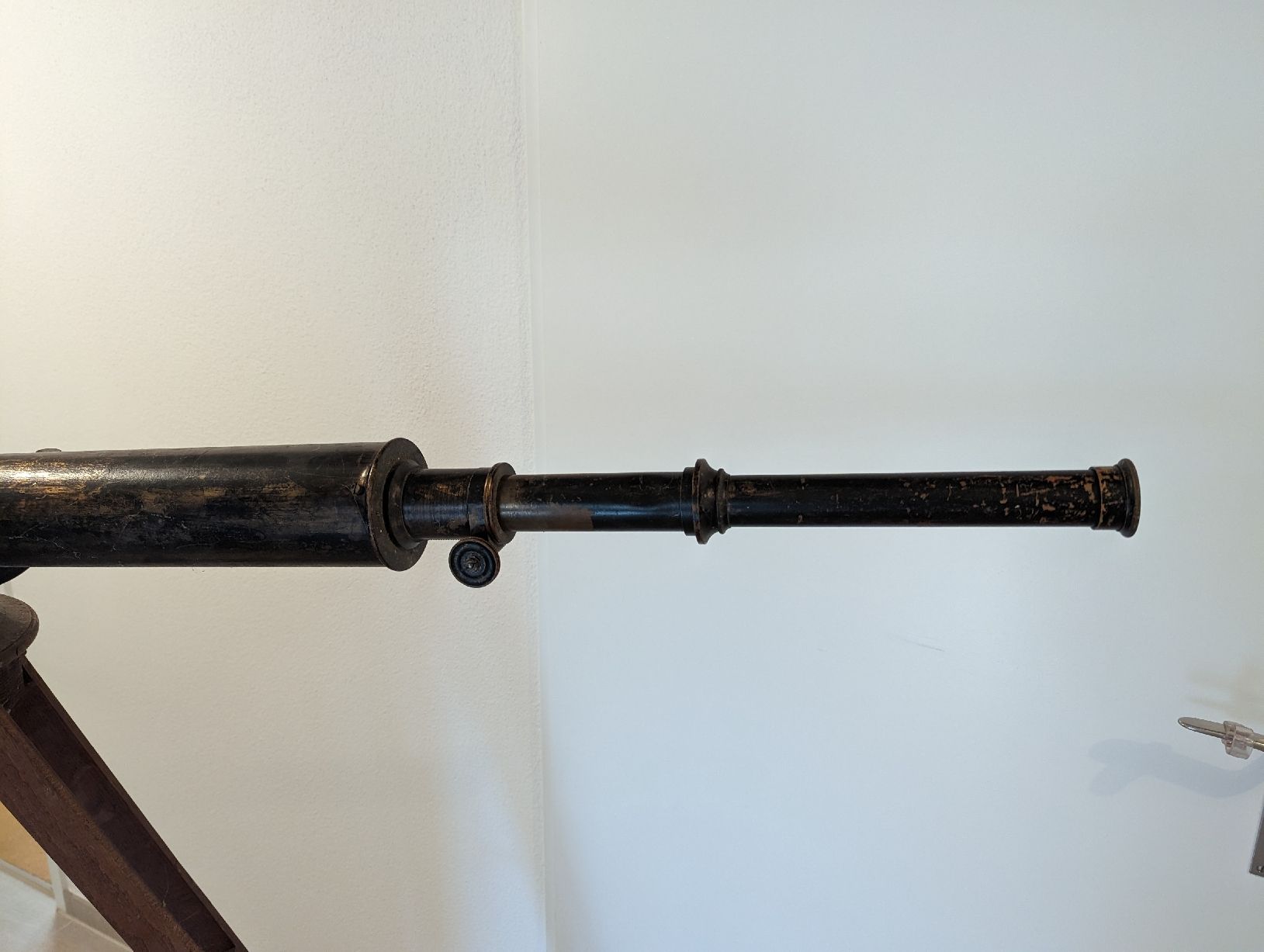 Telescopi: antikes Teleskop – Difettoso da Meilen venduto da Heritage8 4