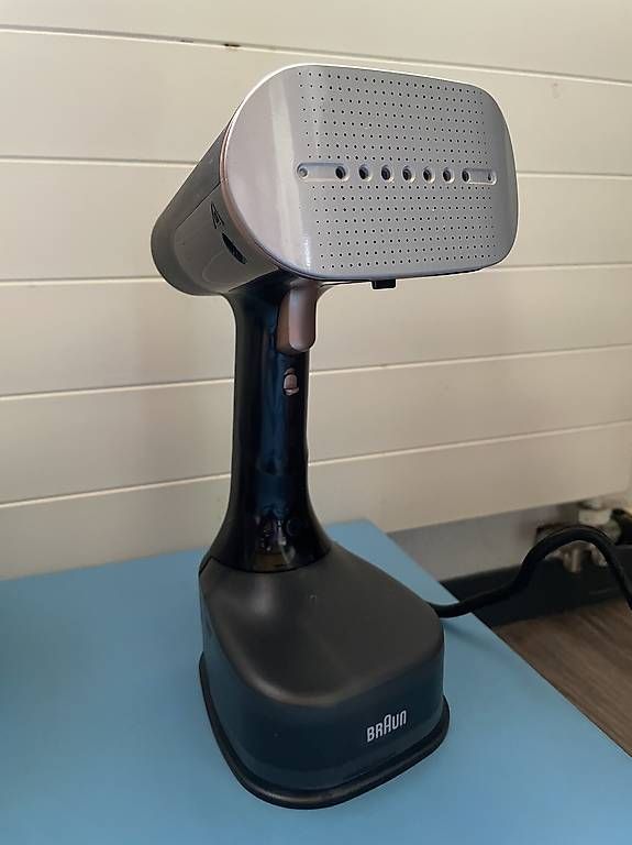 Braun Fers à repasser: Dampfglätter Braun QuickStyle 7 – D'occasion à Hergiswil LU par LaPiroque