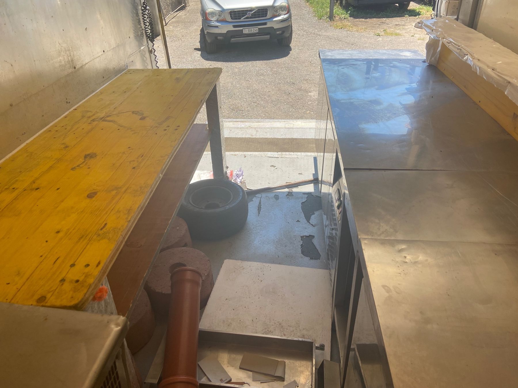 VW Nutzfahrzeuge: VW Food Truck complete! – Gebraucht aus Chiasso von hir_p6yj 6