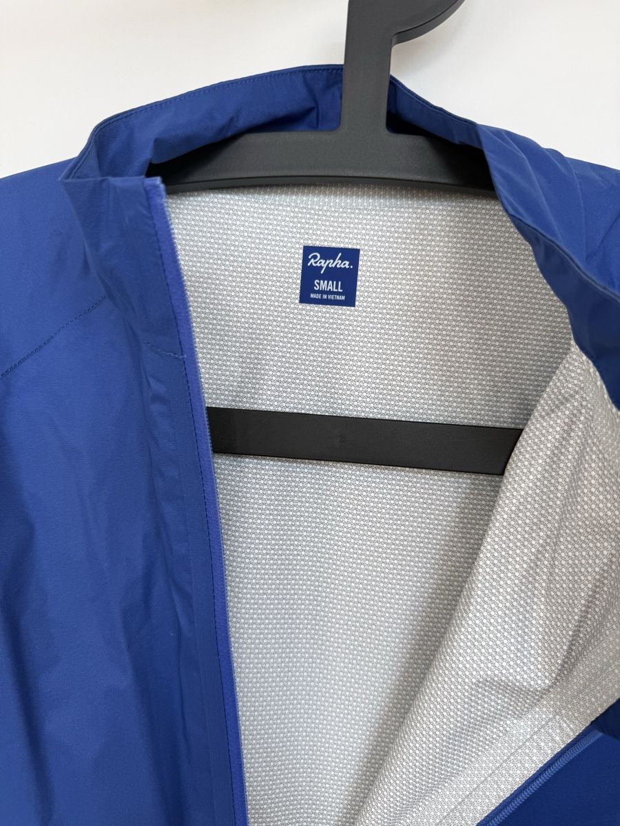 Rapha Giacche: Rapha Core Rain Jacket II Blue Size S NEW – Nuovo (secondo la descrizione) da Zürich venduto da ljjud 3