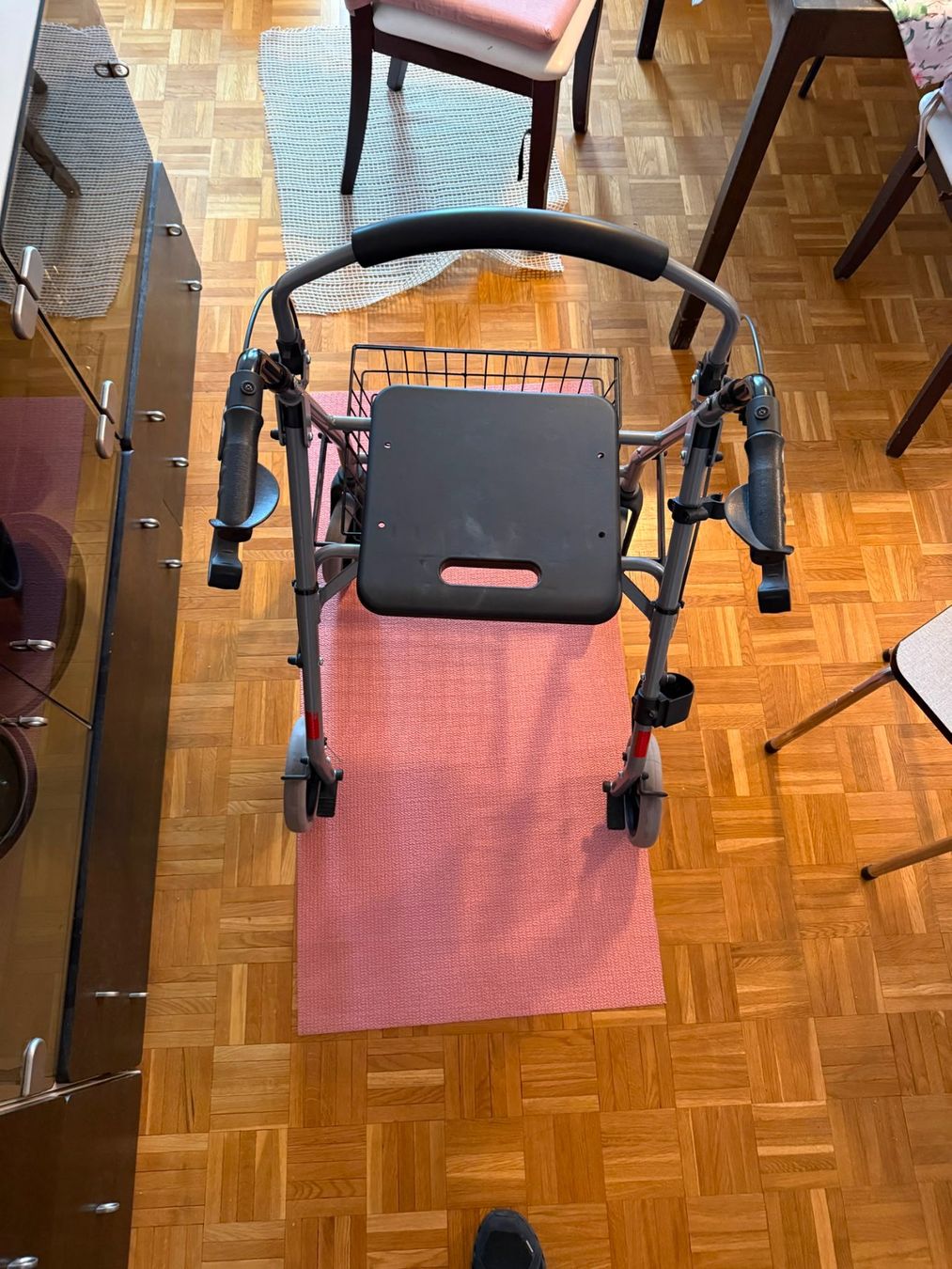 Ausili per la deambulazione: Rollator "Drive" mit Einkaufskorb – Usato da Effretikon venduto da Betreibungsamt_Effi