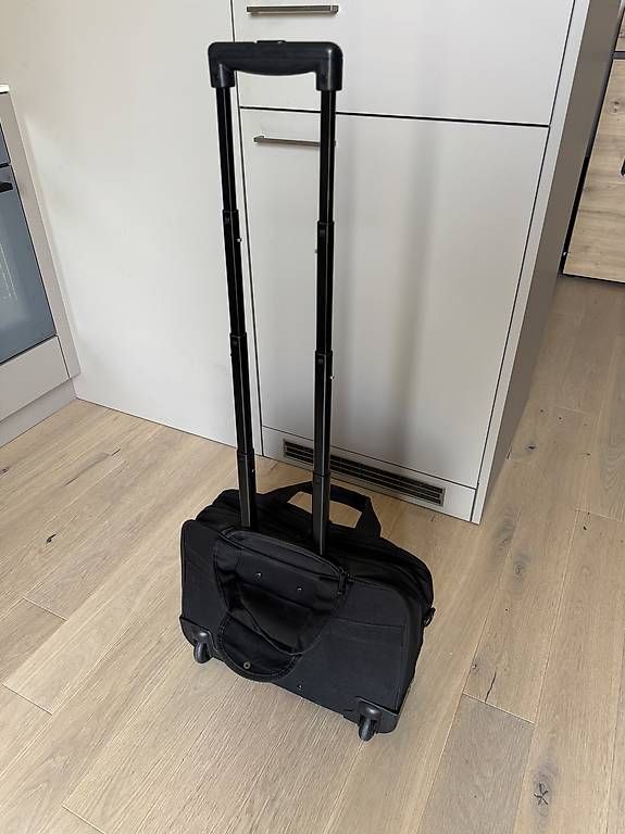 Koffer & Taschen: Laptoptasche auf Rollen / Business-Trolley – Gebraucht aus Kloten von Mircooooo