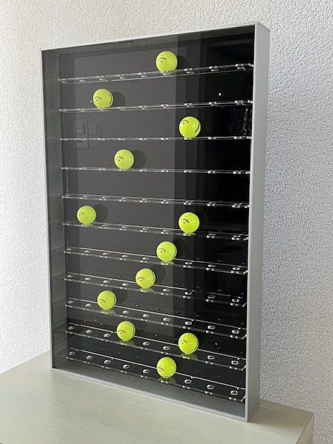 Vitrinen: Vitrine für 99 Golfbälle – Gebraucht aus Oberbipp von ZurlindenD 1