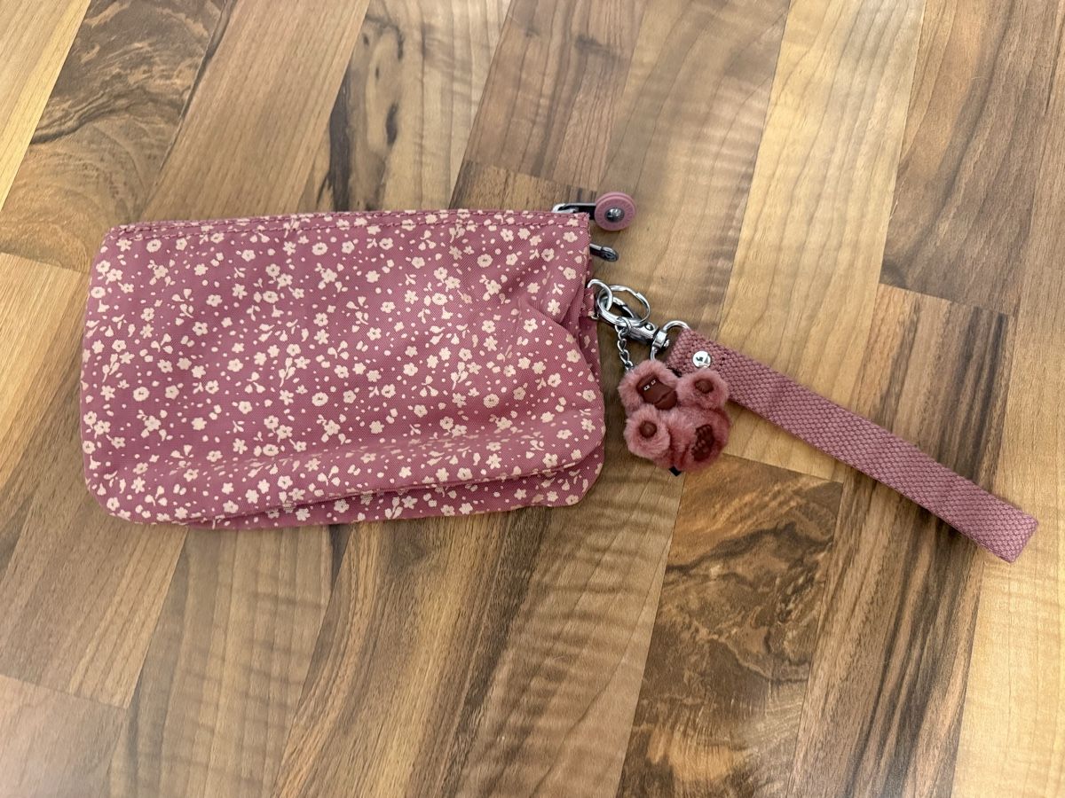 Kipling Trousses de maquillage: Kipling Necessaire mit Blumenmuster und Anhänger rosa – Neuf (Voir description) à Udligenswil par mp9_f7jr 3