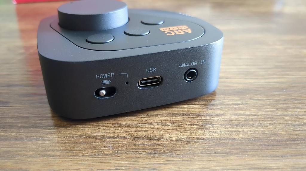 IK Multimedia Attrezzatura per studi di registrazione: IK Multimedia ARC On Ear – Nuovo (secondo la descrizione) da Vevey venduto da OddEcho 1