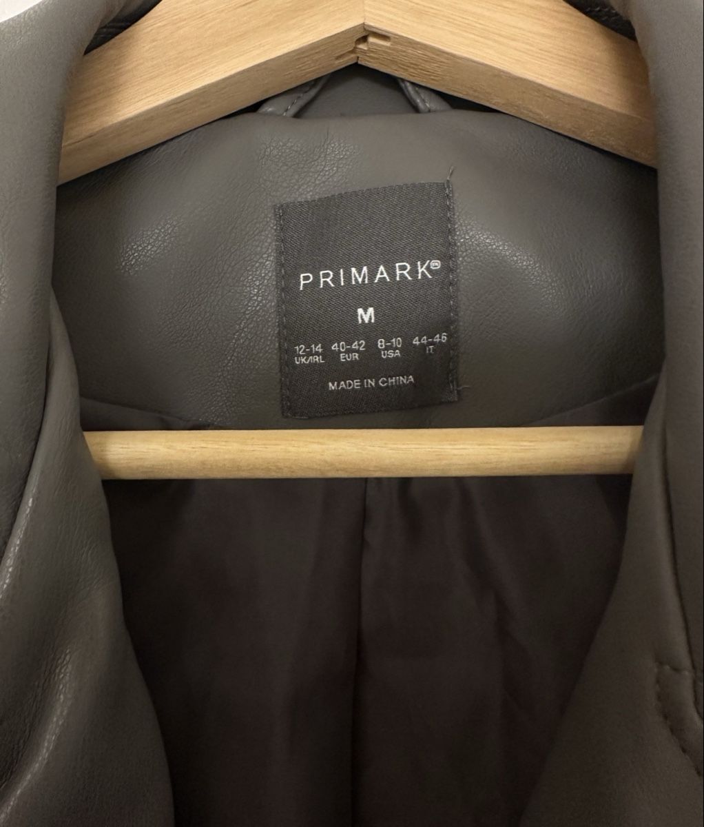 Primark Vestes: DUNKELGRAUE KUNSTLEDERJACKE M – Neuf (Voir description) à Zürich par tam_lh9v 1