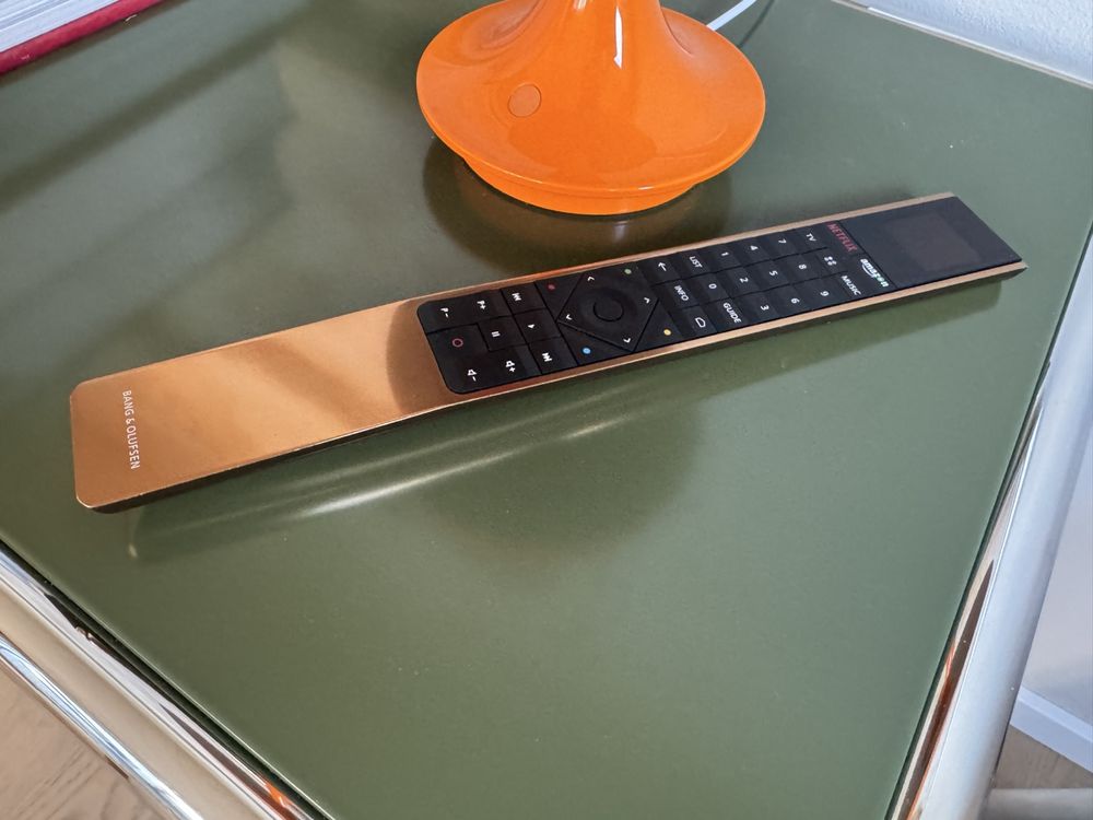 B&O Beoremote One BT Bronze OVP (Gebraucht) in Riehen für CHF 249 – mit ...