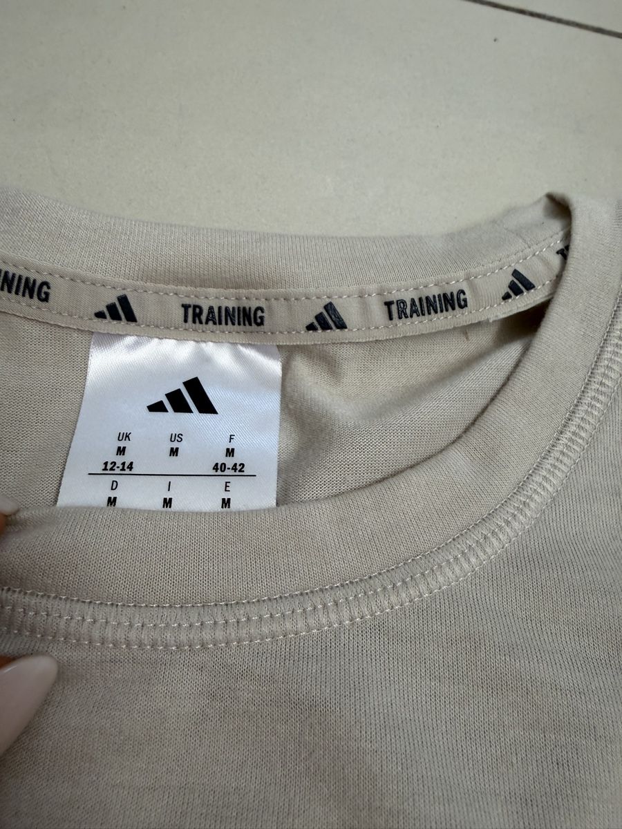 Adidas Top: 2 Top von Adidas – Usato da Neerach venduto da the_modern_mini 2