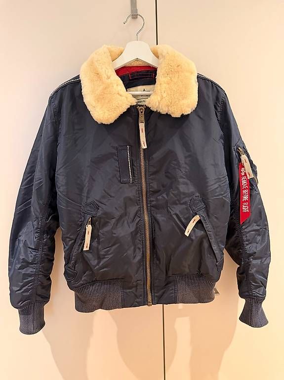 Giacche: Alpha Industries Bomberjacke dunkelblau – Nuovo e nell'imballaggio originale da Hindelbank venduto da sarahcw
