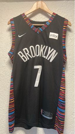 Maillot NBA Swingman noir taille L - Excellent état!