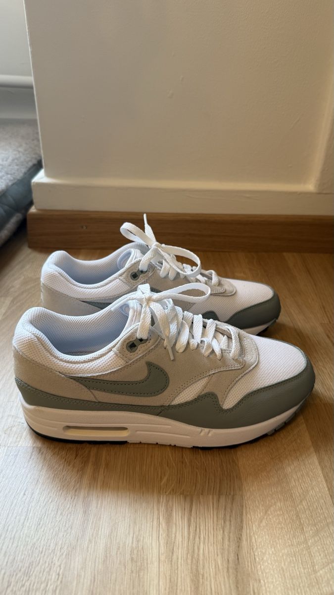 Nike Herrenschuhe: Nike Air Max 1 – Gebraucht aus Zürich von Riley16 1