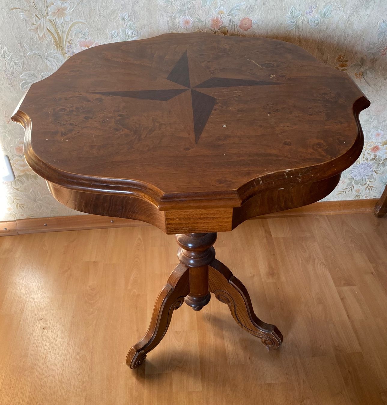 Tavoli: Table guéridon en bois – Usato da Bussigny venduto da jotryfs 1