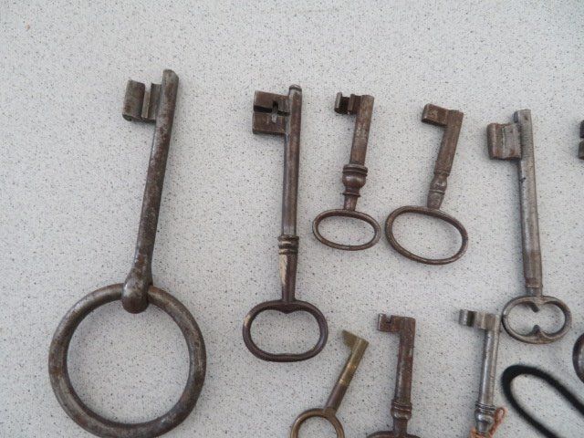 Chiavi: Diverse antike Schlüssel – Usato da Pfyn venduto da sagenruthe 2