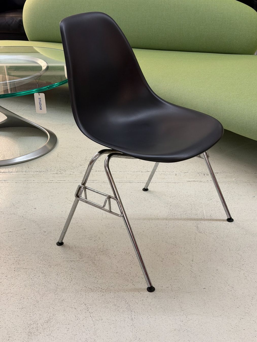 Vitra Sedie: Vitra Eames DSS 6er Set ab 1.- Schwarz – Usato da Zürich venduto da Simsala-bim 7