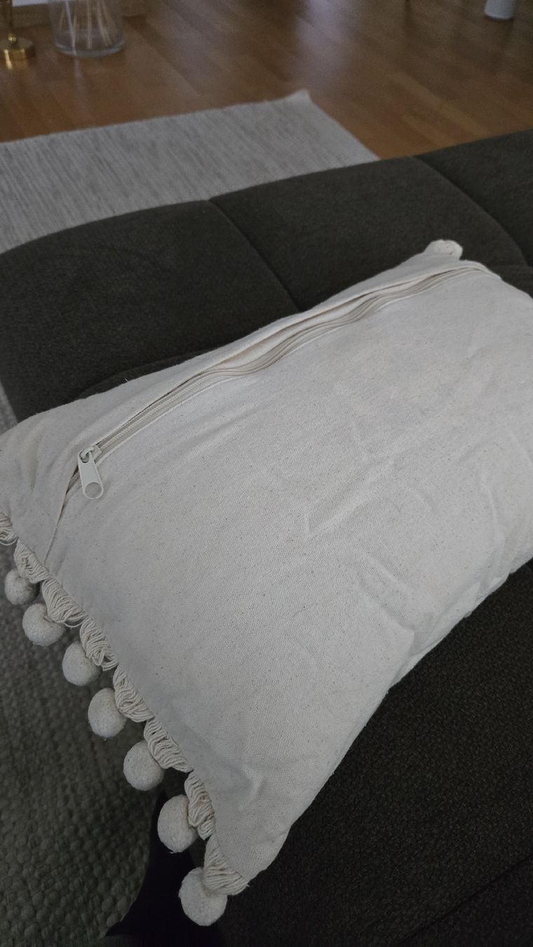 Maisons du monde Cuscini: Dekokissen 30x50 Maison du Monde – Nuovo (secondo la descrizione) da Zollikerberg venduto da Thrisha 2