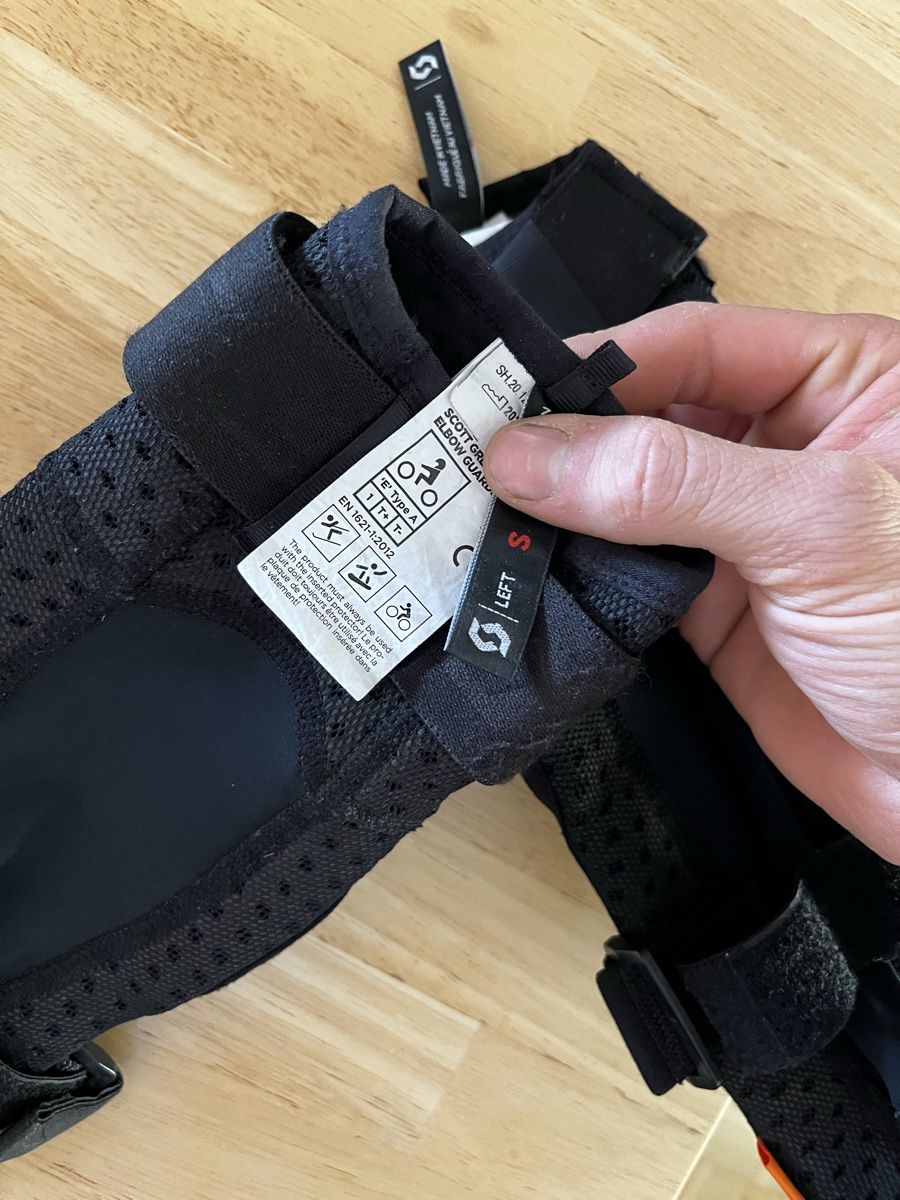 Protections: Ellbogenschoner Scott (Grösse S) – D'occasion à Spiegel b. Bern par jan_r5jr 2