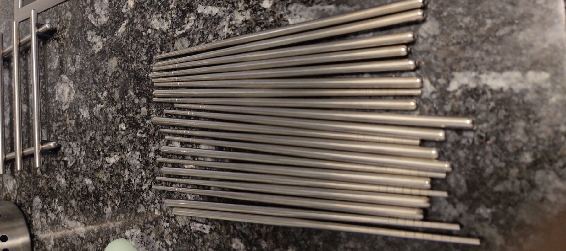 Set di posate: 10 Paar Essstäbchen aus Metall – Usato da Urtenen-Schönbühl venduto da phu_tpt8