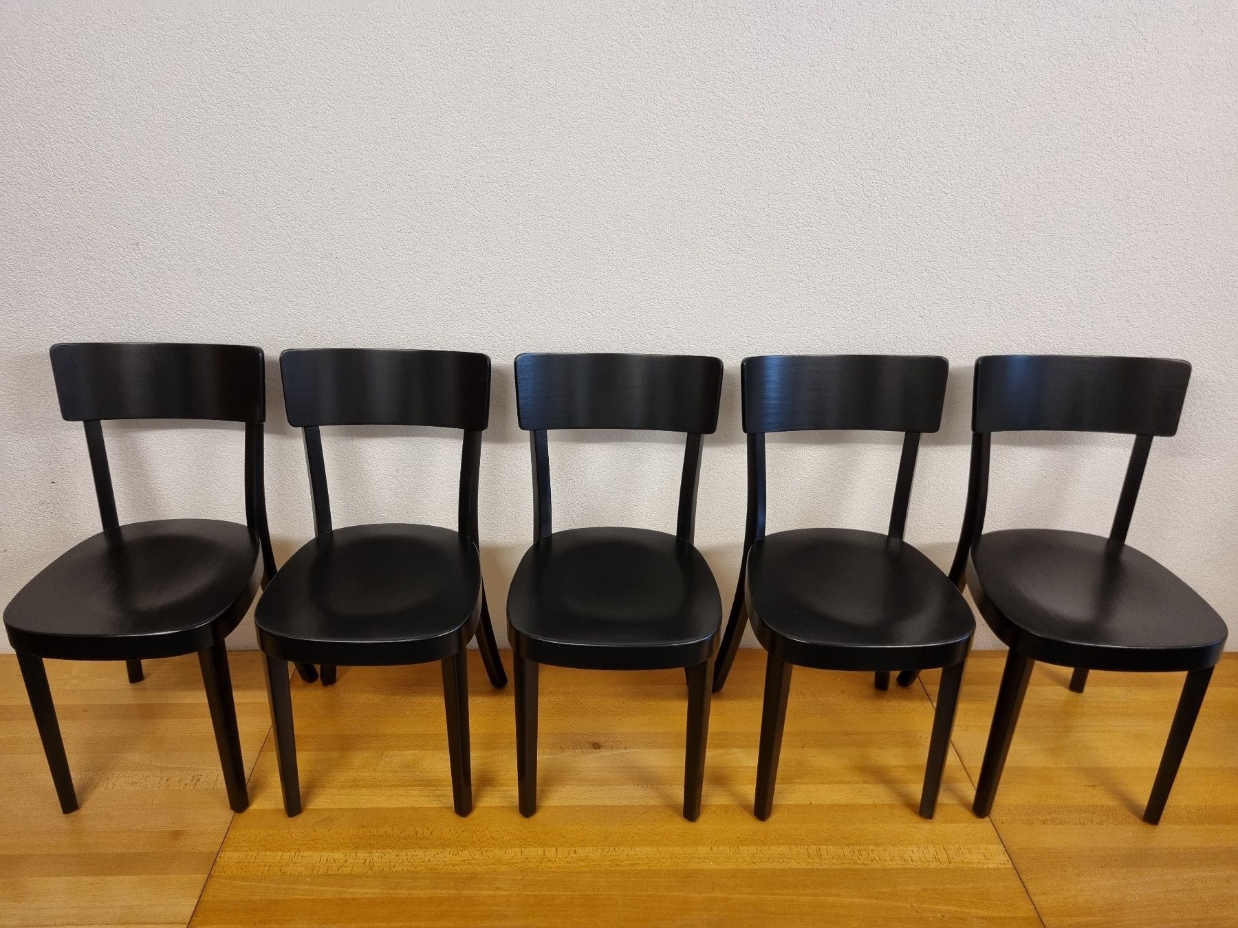 Horgen Glarus Stühle: 5 x Horgen Glarus Classic in schwarz – Gebraucht aus Zunzgen von ZUNZ