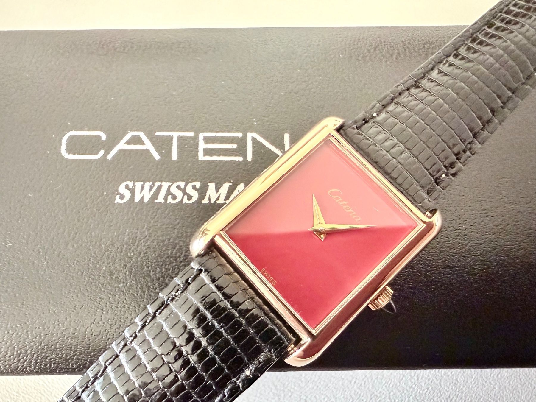 Orologi: CATENA "Tank" type, MEDIUM, Plaqué or, Mechanical, Swiss – Nuovo e nell'imballaggio originale da Le Mont-sur-Lausanne venduto da LycaGallery 8