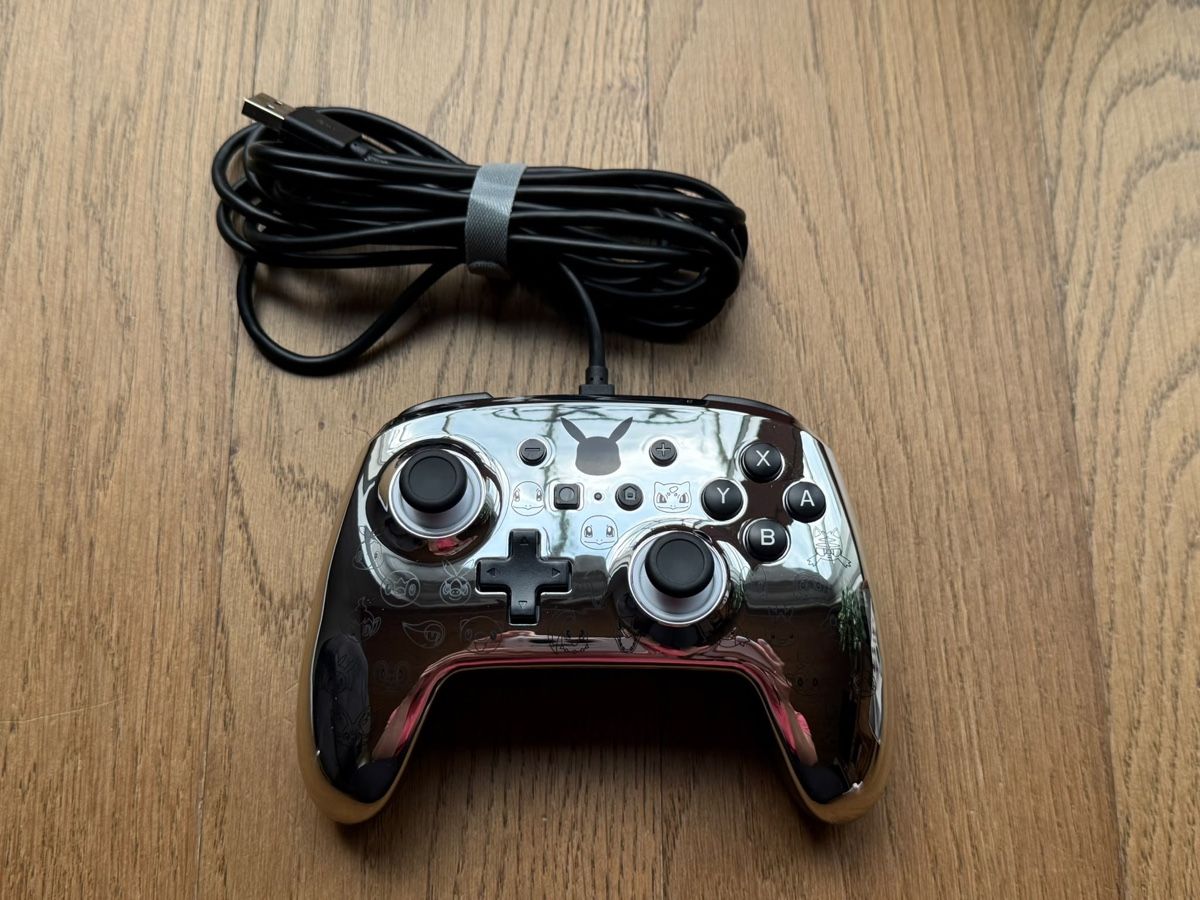Nintendo Manettes: Pokémon-Controller / Nintendo Switch – D'occasion à Läufelfingen par Seraphim13 1