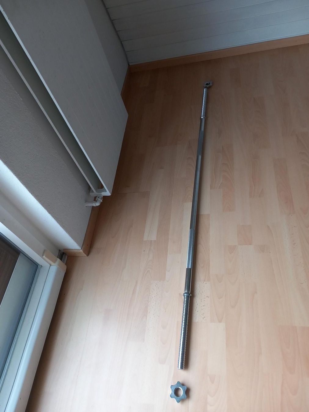 Poids & Haltères: Langhantel aus Chromstahl – D'occasion à Hermetschwil-Staffeln par GoldenSnitch