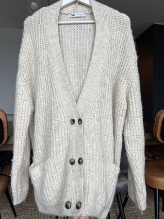 Zara Knit Cardigan, Size S, Cream - Perfect for Autumn!