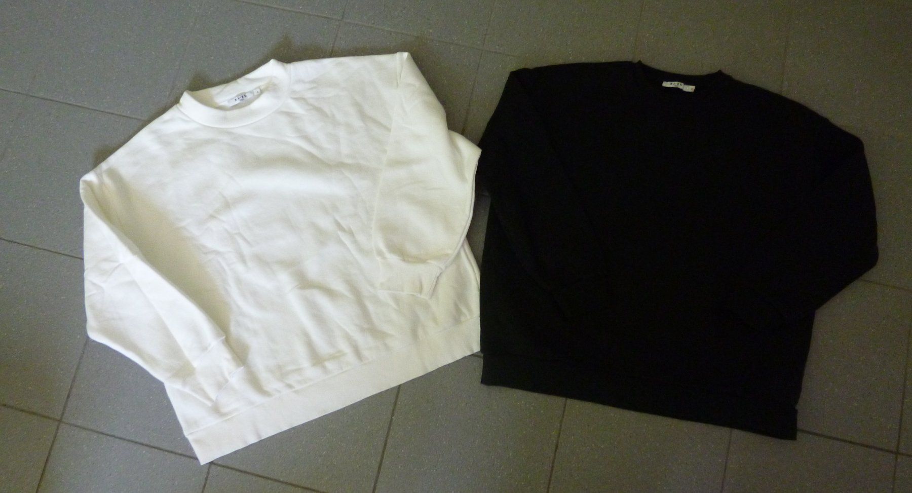 Na-kd Maglioni & Felpe: Stk. 2  weisser und schwarzer NA-Kd XL oversize Pullover – Usato da Dättlikon venduto da Mamakuga 9