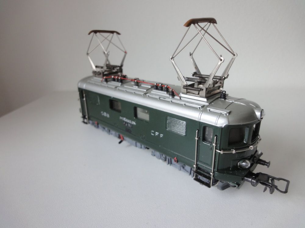 Märklin H0 - RE 800 - Electric locomotive (1) - Re 4/4 - SBB - auction