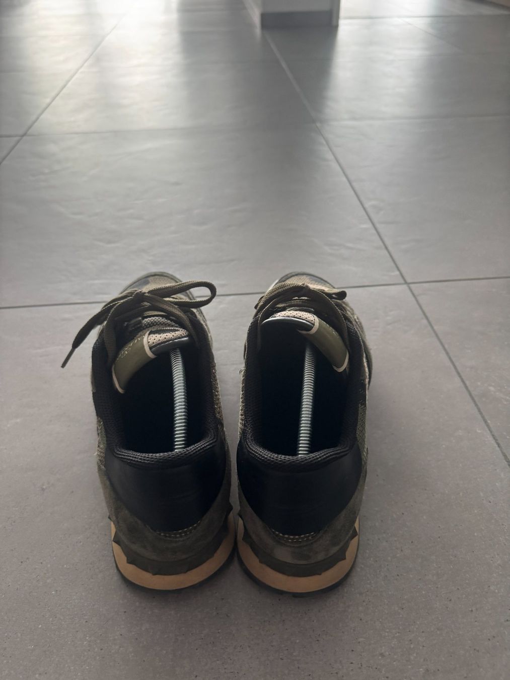 Valentino Scarpe da uomo: Valentino Garavani Rockstud Sneaker, Grösse 44 – Usato da Kleindöttingen venduto da Kimbo93 2