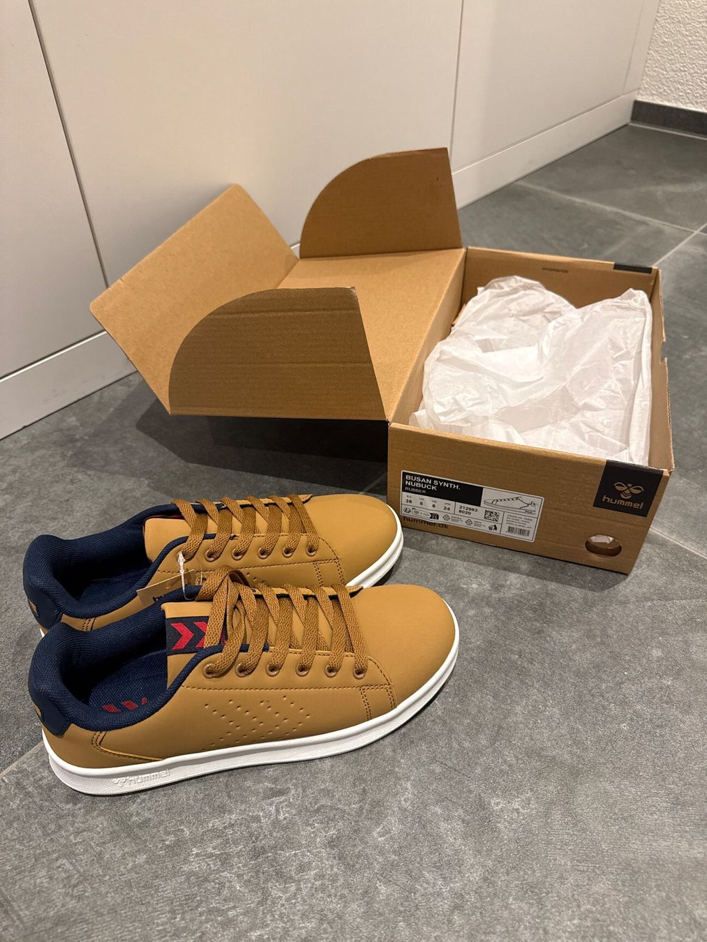 Hummel Scarpe da donna: Sneaker Hummel EU 38 Busan NEU – Nuovo e nell'imballaggio originale da Wila venduto da Amonea