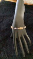 Armband mit Perlen und Schmuckelementen gebraucht